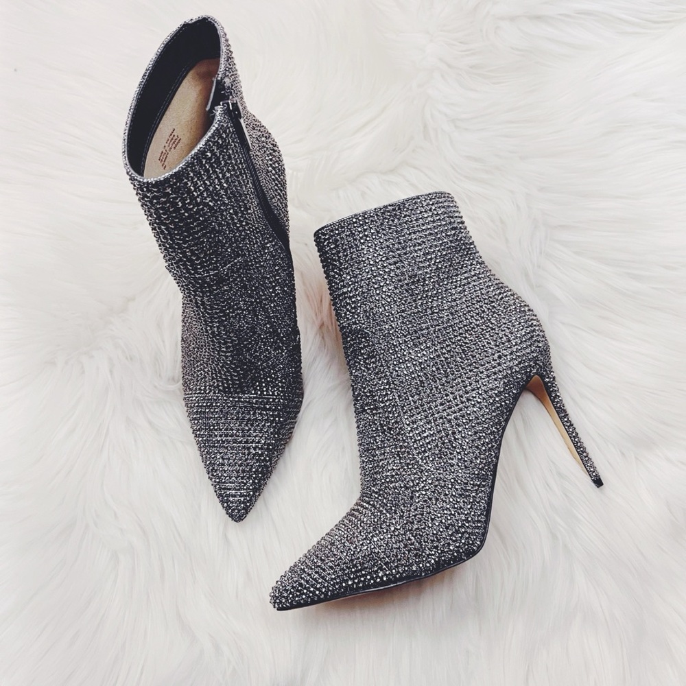 MICHAEL KORS
Rue Embellished Glitter Chain-Mesh Boot✨brand new
